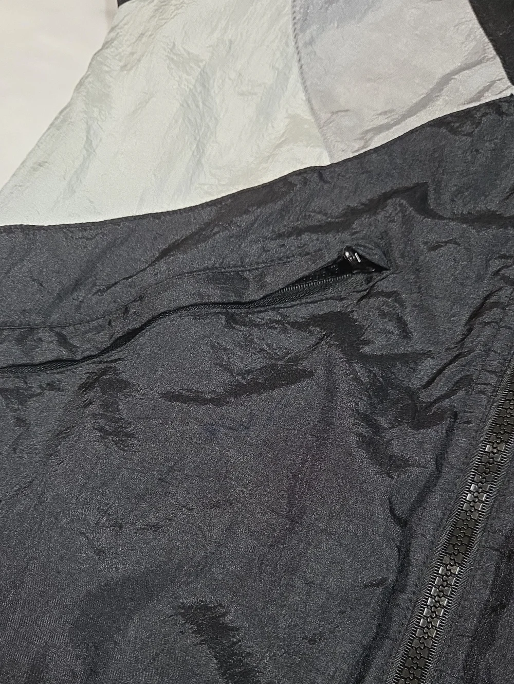 Champion Brand Full Zip Windbreaker Men's Small Black/Silver